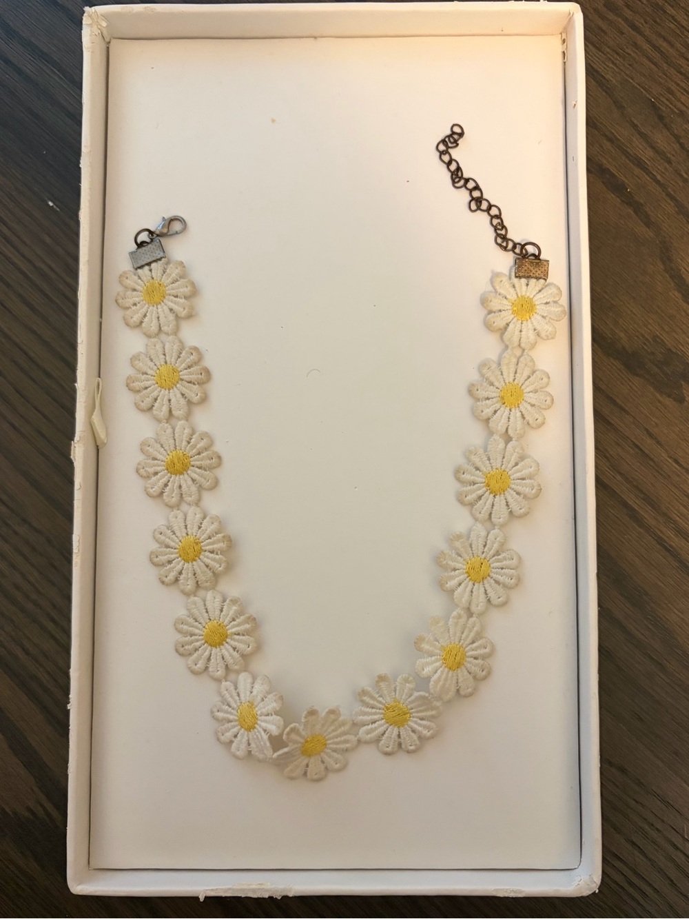 Daisy Flower Choker Necklace